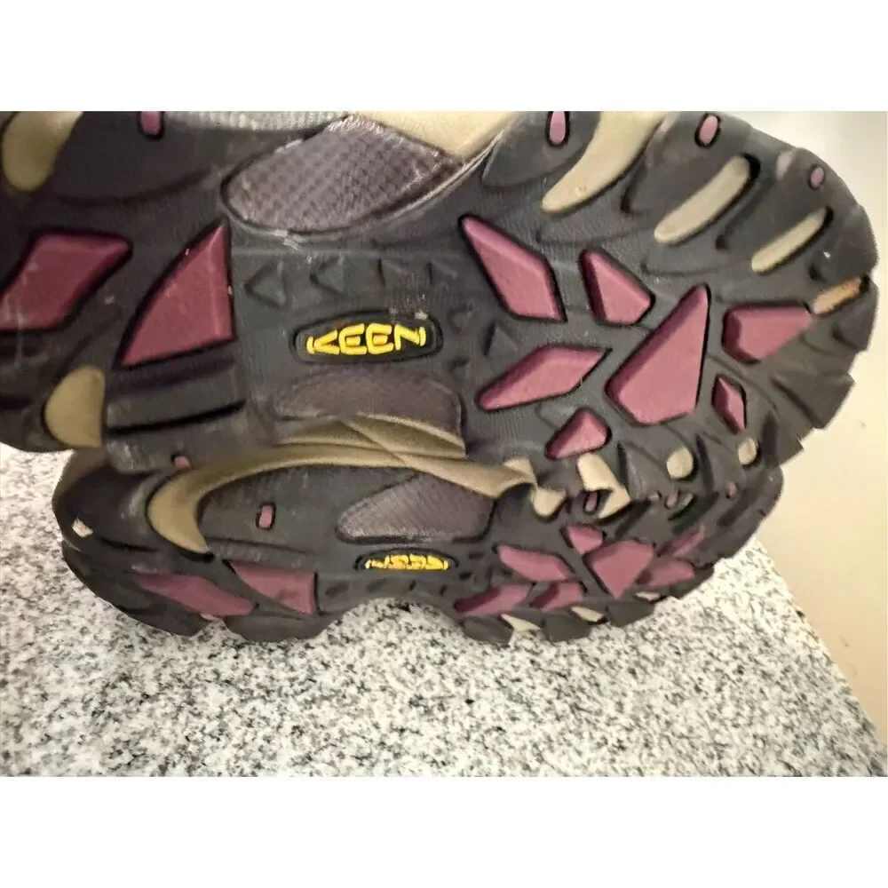 KEEN Women's Hoodoo Mid Waterproof Winter Boots Size 6/36